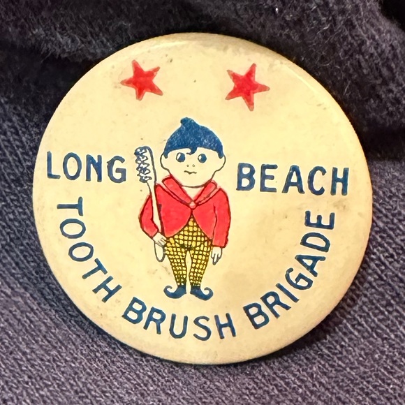 Rare Mid-Century Long Beach Tooth Brush Brigade Buttons - Picture 4 of 9